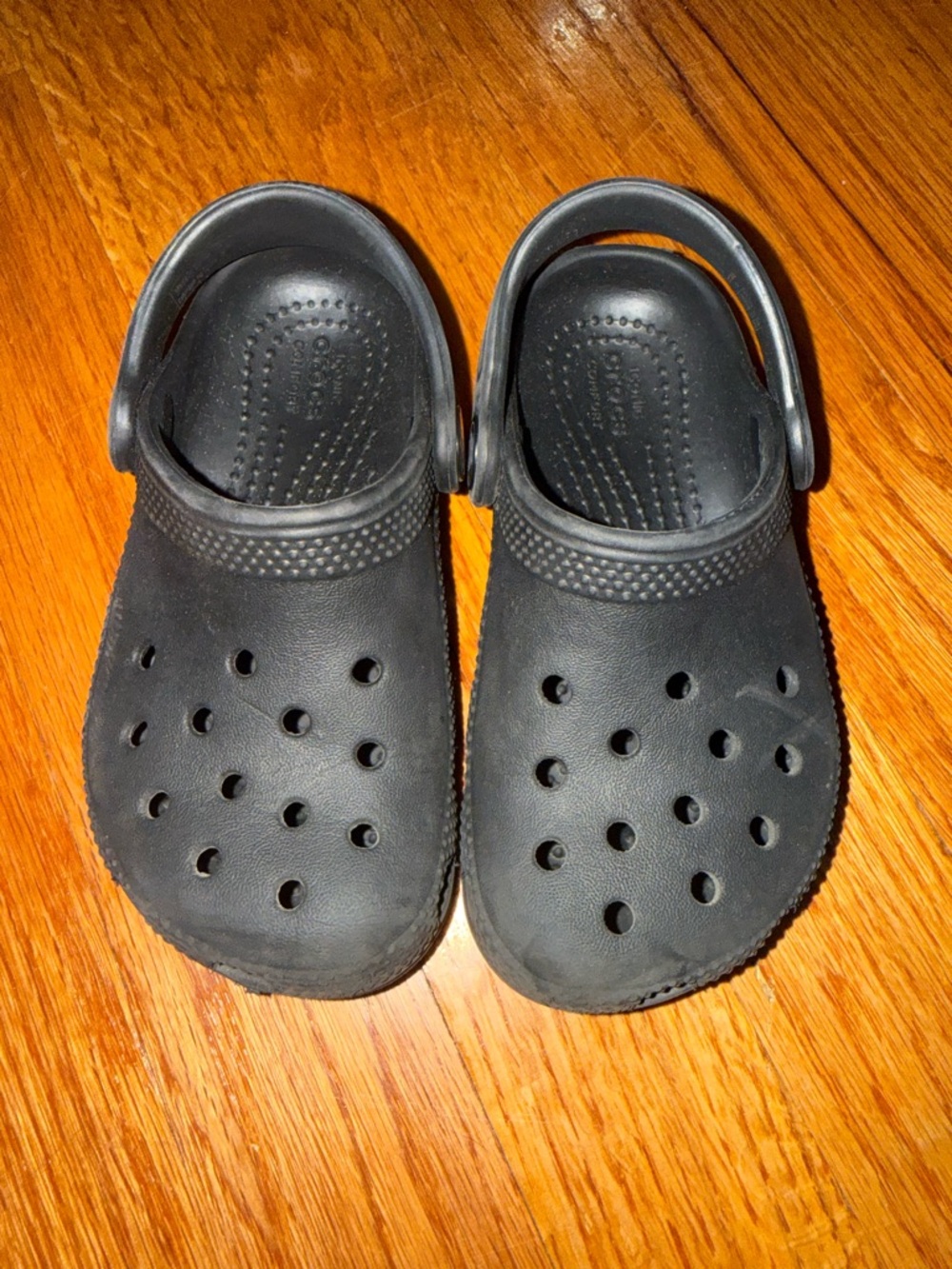 Kids CROCS Black Classic Clog Pair C8